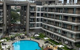 The Diamond In City Luxury Suites By Zenora Living